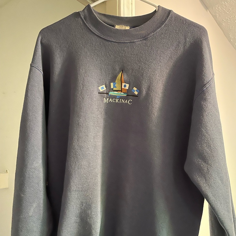 super cute mackinac crewneck